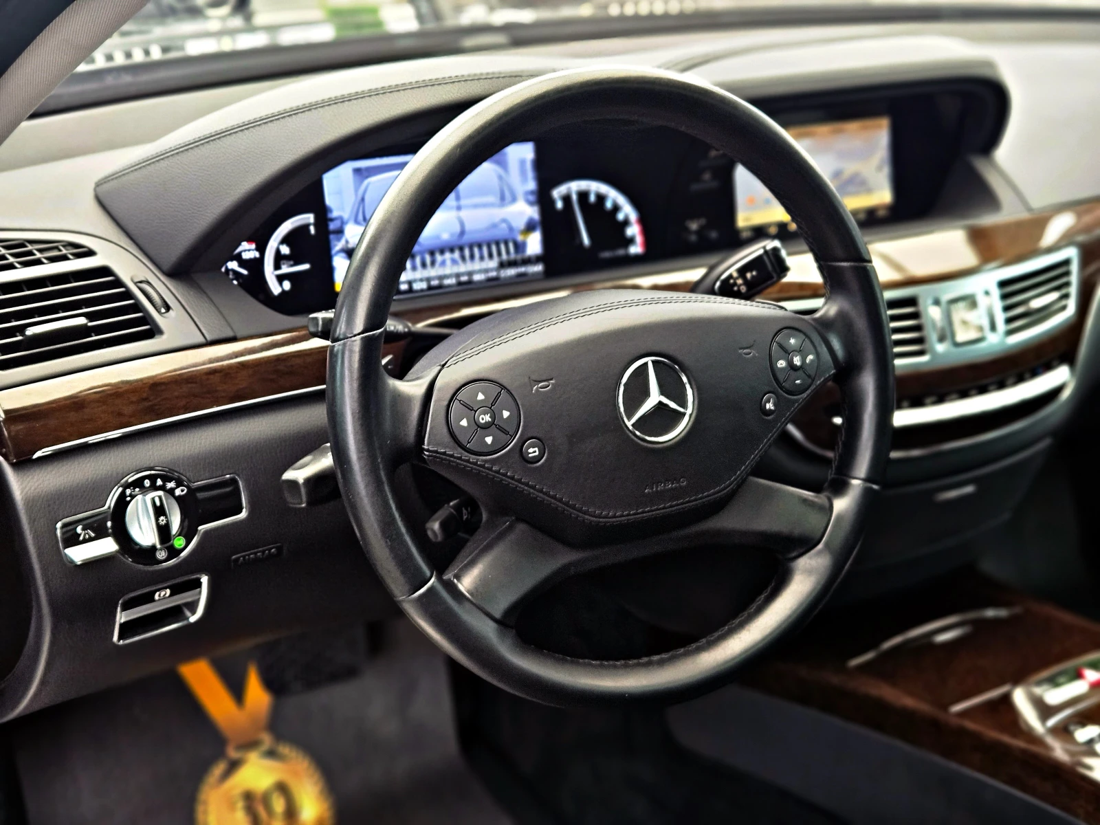 Mercedes-Benz S 350 AMG/FACE/GERMANY/DISTR/NIGHT/CAMERA/HARMAN/ОБДУХ/L, снимка 15 - Автомобили и джипове - 54645207