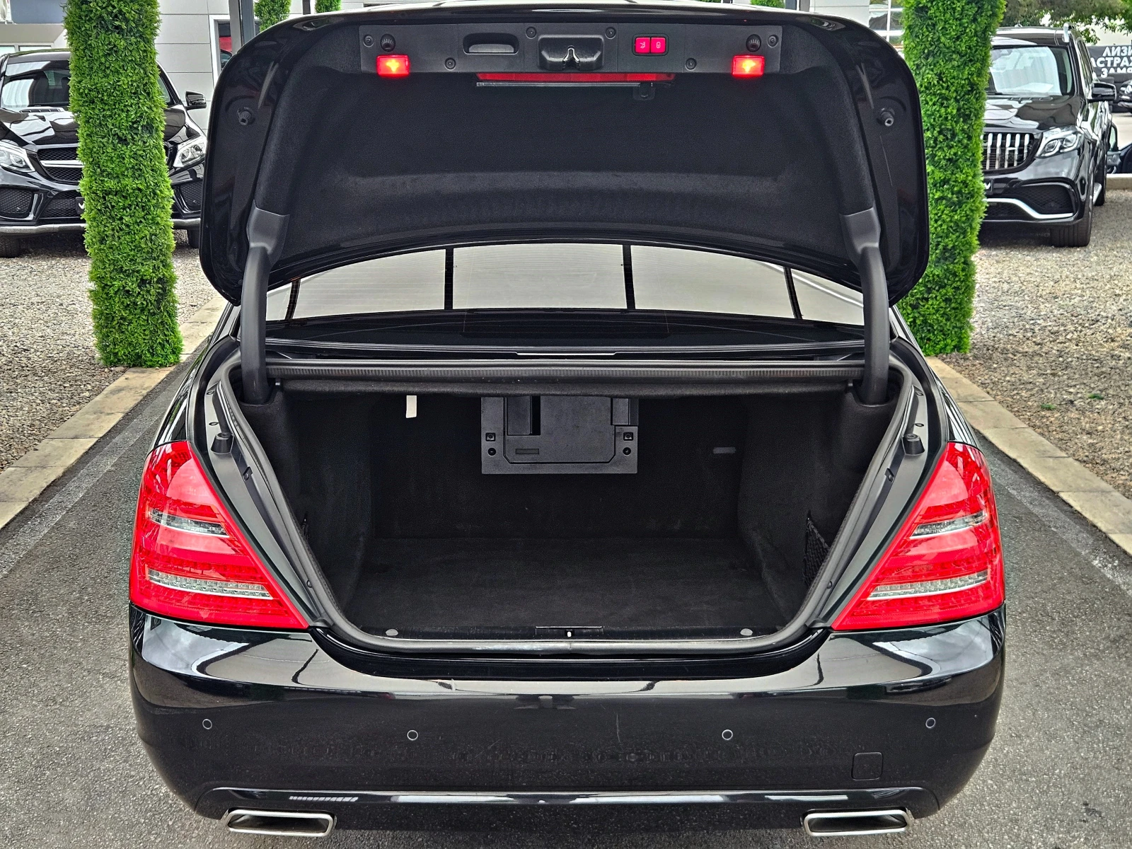 Mercedes-Benz S 350 AMG/FACE/GERMANY/DISTR/NIGHT/CAMERA/HARMAN/ОБДУХ/L, снимка 8 - Автомобили и джипове - 54645207