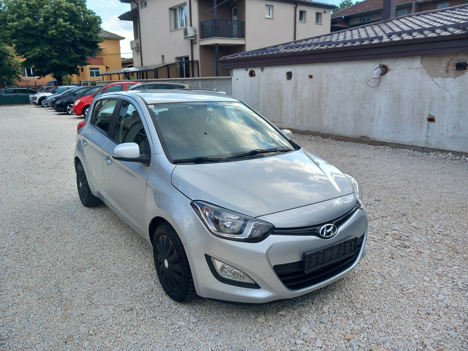 Hyundai I20 1.3i климатик 86кс, снимка 6 - Автомобили и джипове - 54825339