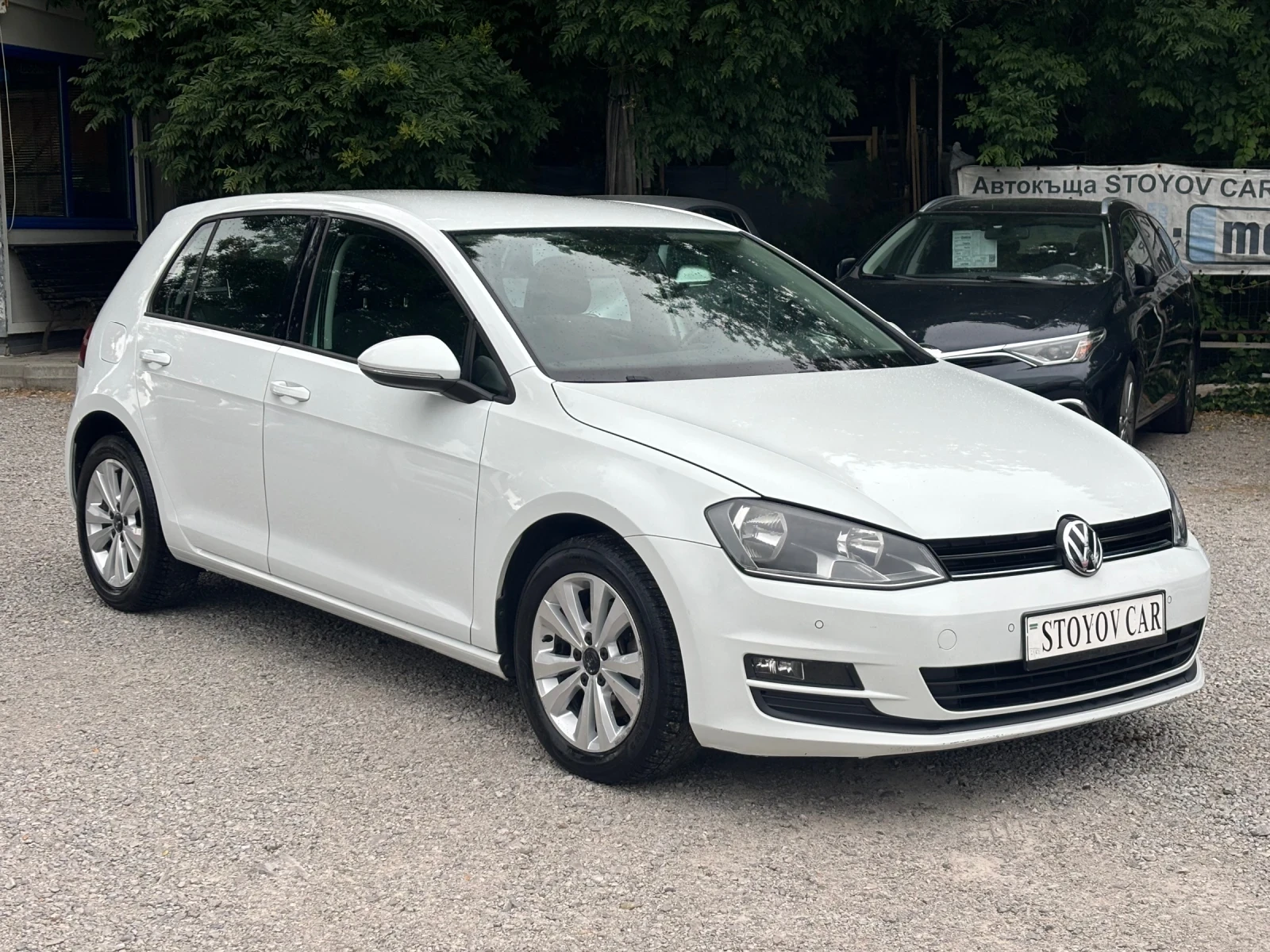 VW Golf 1.6 TDI, снимка 3 - Автомобили и джипове - 55406207