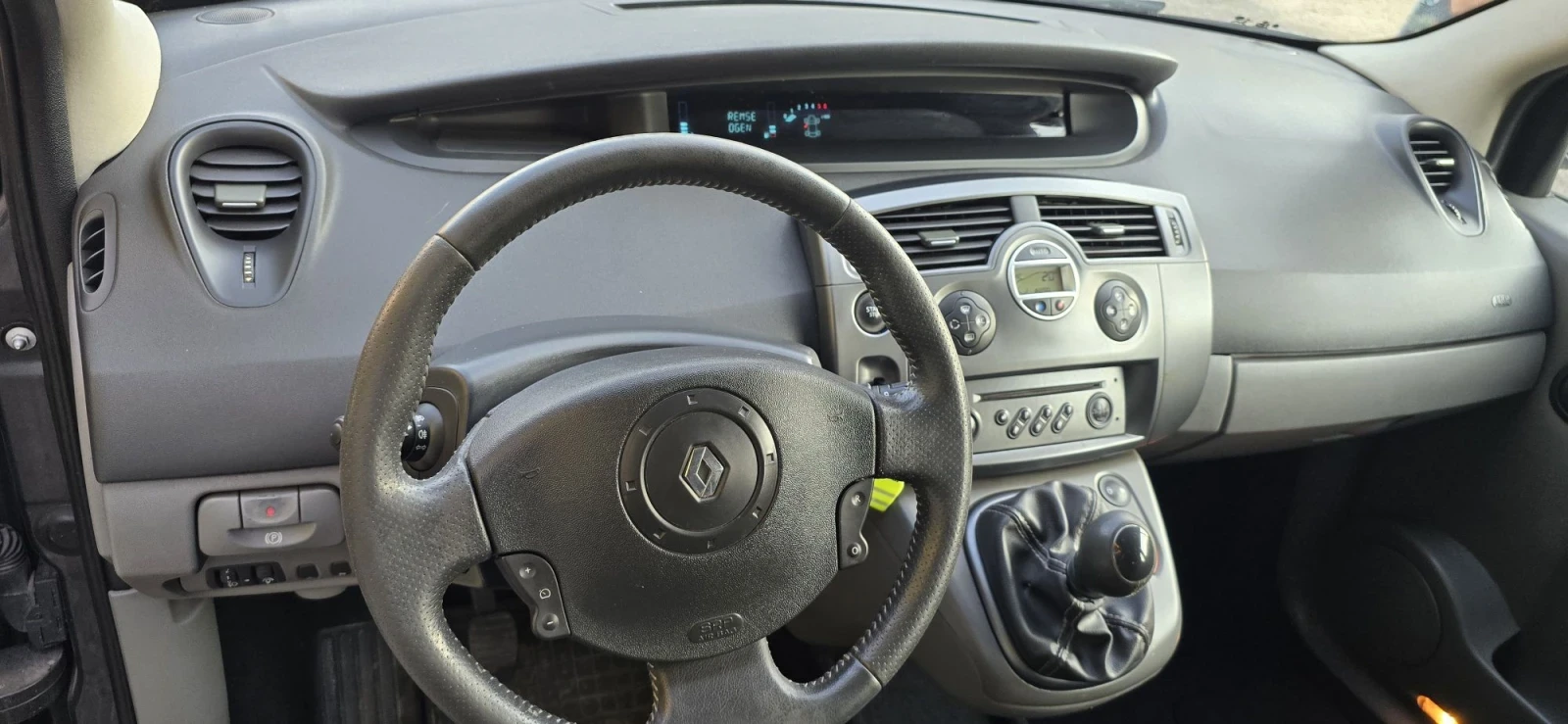 Renault Scenic 1.9, 110k.170х.км, снимка 12 - Автомобили и джипове - 55624653