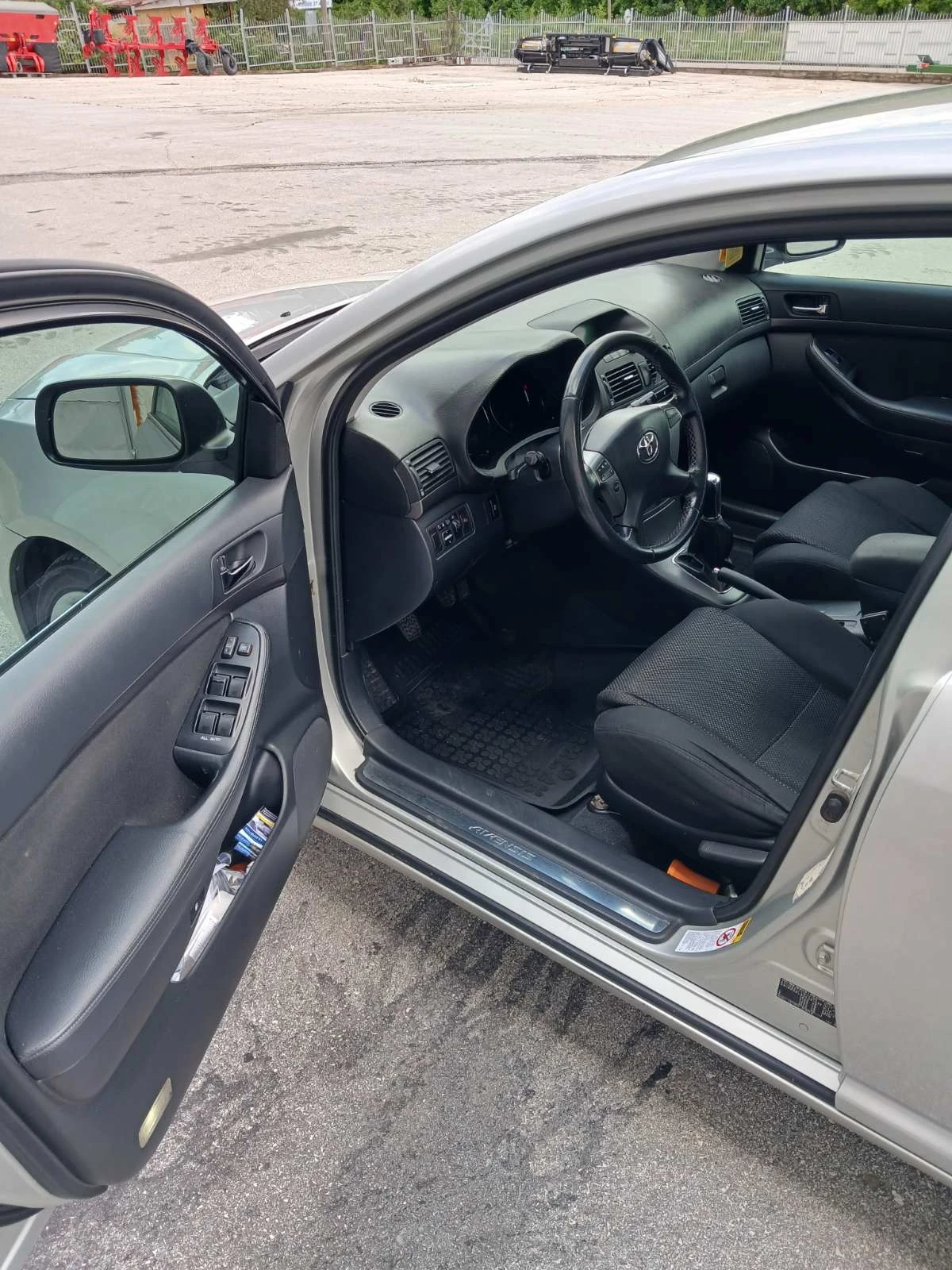 Toyota Avensis, снимка 6 - Автомобили и джипове - 55636884