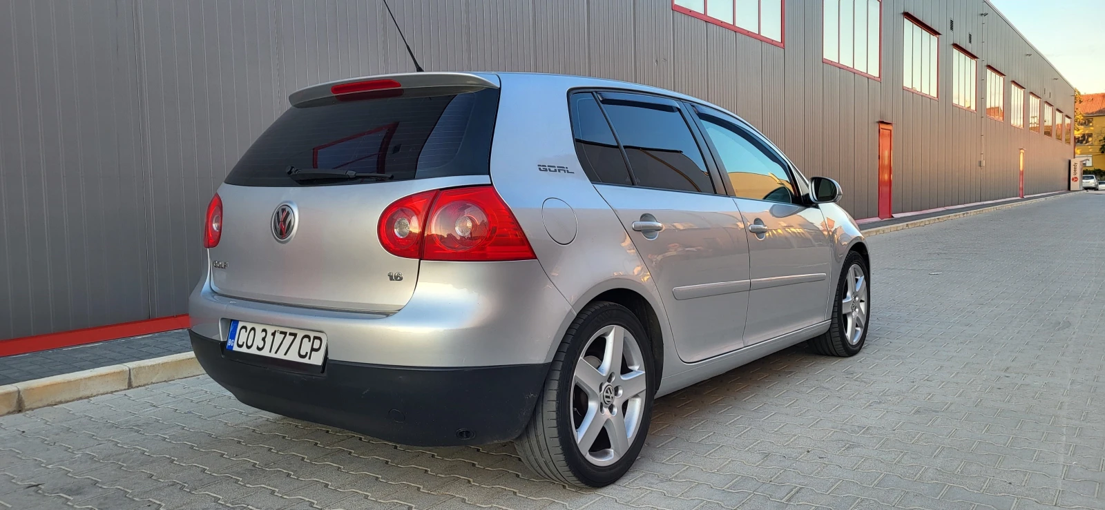 VW Golf 1.6 LPG, снимка 4 - Автомобили и джипове - 55932063