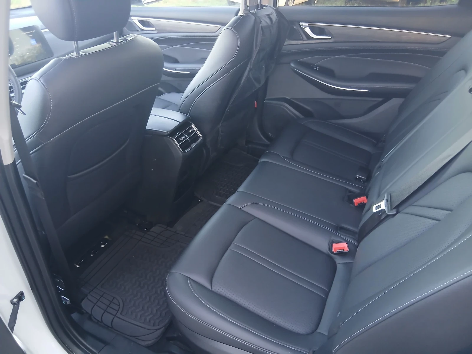 DONGFENG E5 Хибрид 6+ 1, снимка 7 - Автомобили и джипове - 55974449