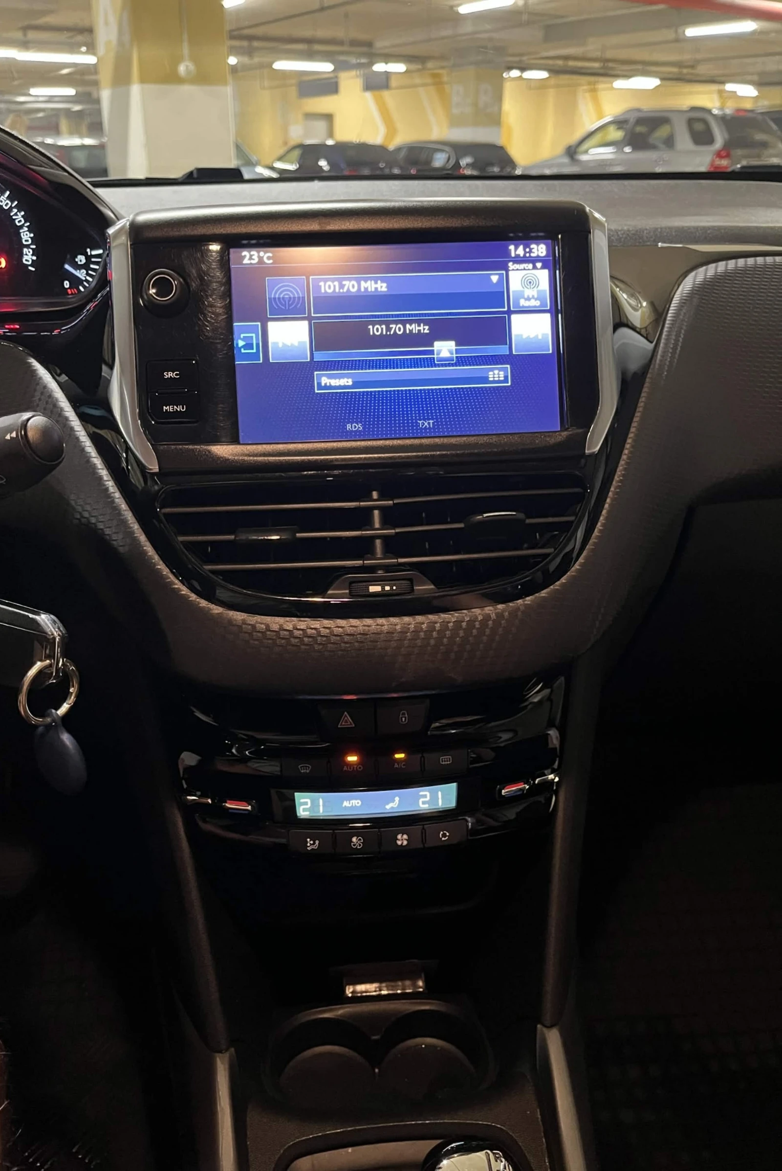 Peugeot 2008 Facelift SFA 119000км, снимка 8 - Автомобили и джипове - 56589121