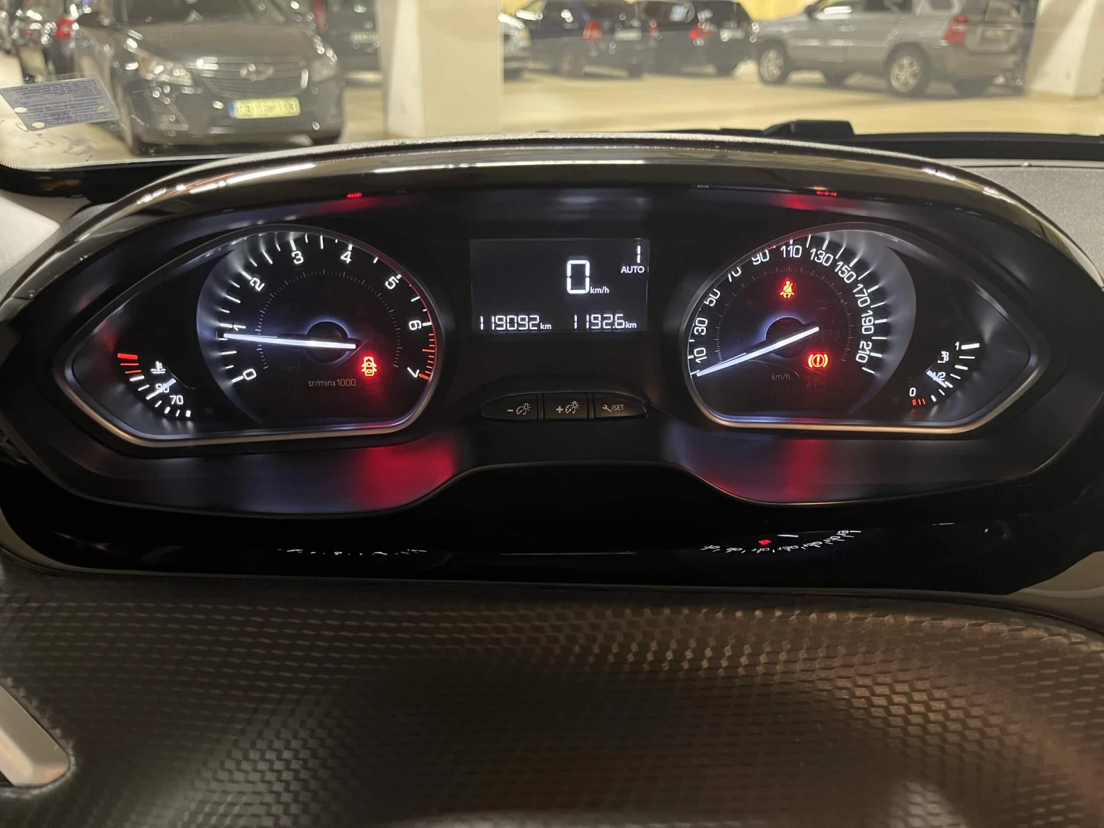 Peugeot 2008 Facelift SFA 119000км, снимка 7 - Автомобили и джипове - 56589121