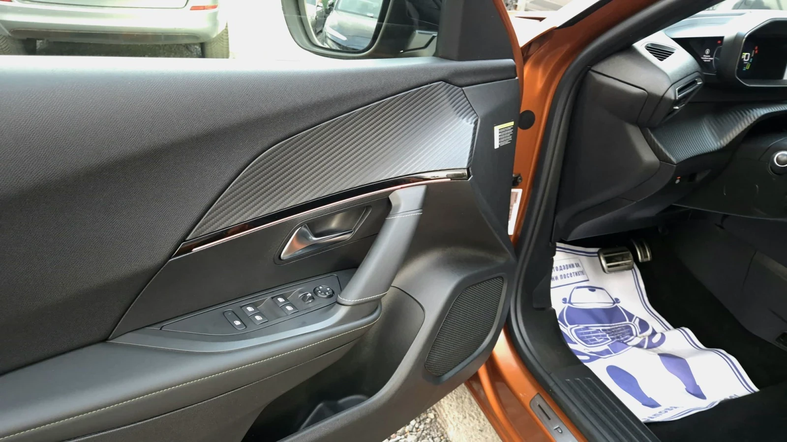 Peugeot 2008 GTI ELECTRIC , снимка 8 - Автомобили и джипове - 56618133