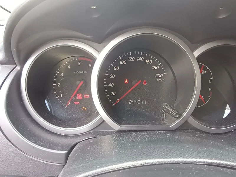 Suzuki Grand vitara, снимка 5 - Автомобили и джипове - 51347669