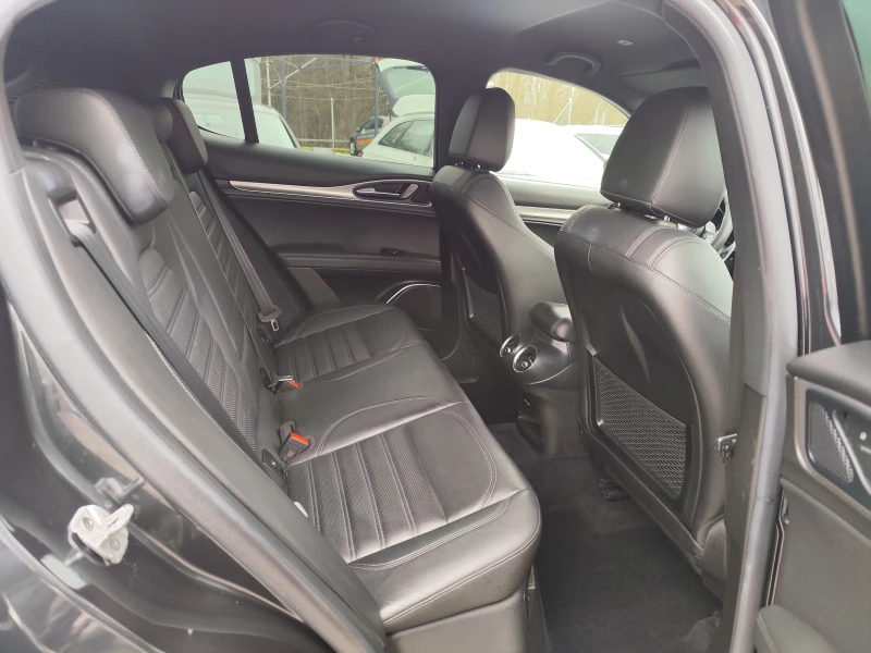 Alfa Romeo Stelvio 2.2D* Q4* SPORT EDITION* 4X4* АВТОМАТИК* LED* EU6В, снимка 11 - Автомобили и джипове - 53455534