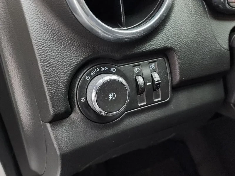 Chevrolet Trax 1.4, снимка 17 - Автомобили и джипове - 54330252