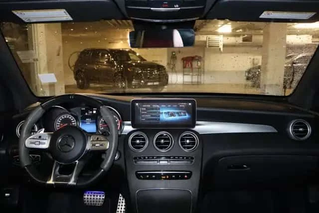 Mercedes-Benz GLC 43 AMG  Night PKG * ПОДГРЕВИ * ПАНО * KEYLESS* CARFAX, снимка 11 - Автомобили и джипове - 54416060