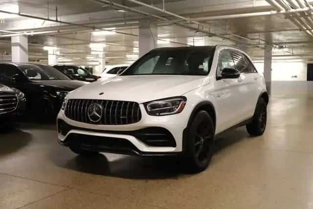 Mercedes-Benz GLC 43 AMG  Night PKG * ПОДГРЕВИ * ПАНО * KEYLESS* CARFAX, снимка 2 - Автомобили и джипове - 54416060