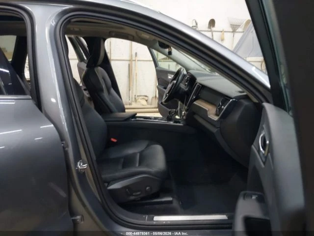 Volvo XC60 T5* AWD* Premium* Momentum* Подгрев* Памет* Камера, снимка 9 - Автомобили и джипове - 54763910