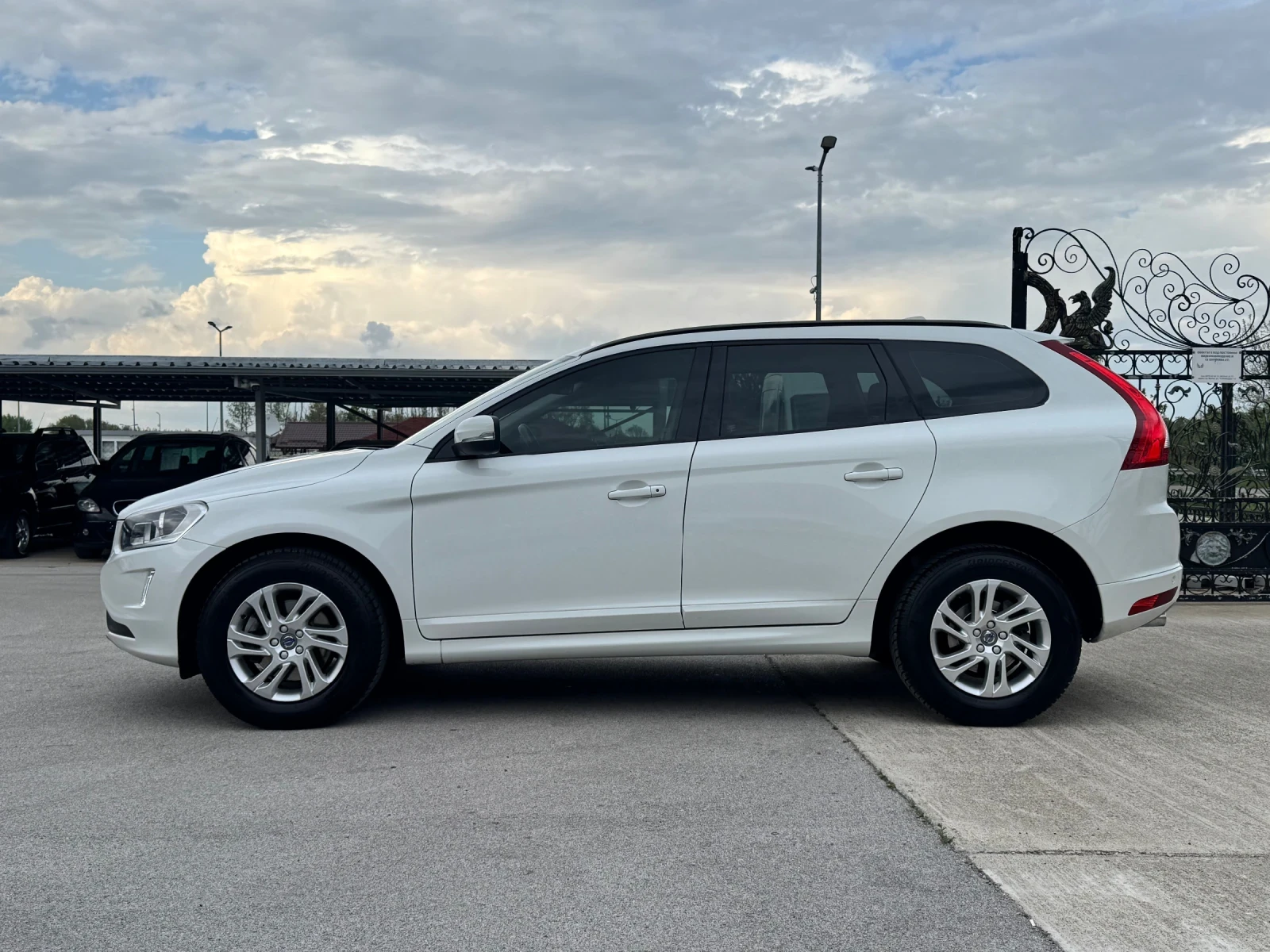 Volvo XC60 2.0 D5 150к.с. ИТАЛИЯ - изображение 2