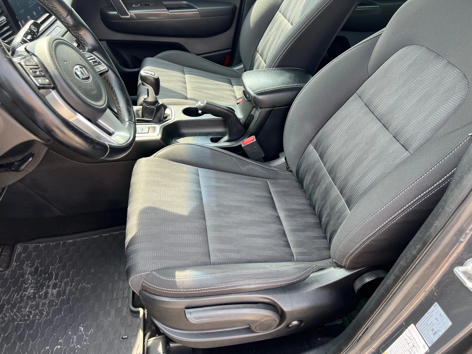 Kia Sportage 1.6 (КАТО НОВА) - изображение 10