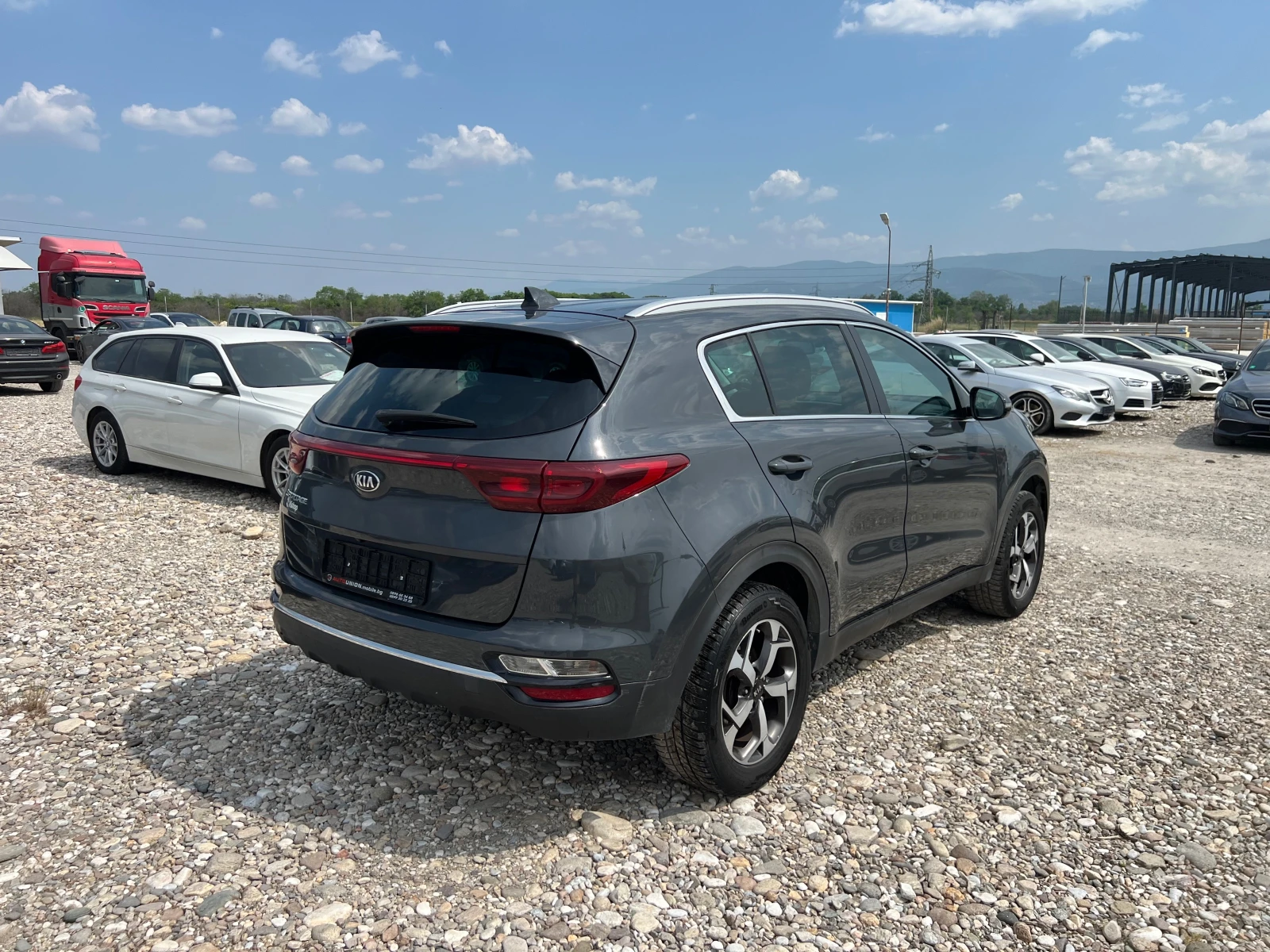 Kia Sportage 1.6 (КАТО НОВА) - изображение 6
