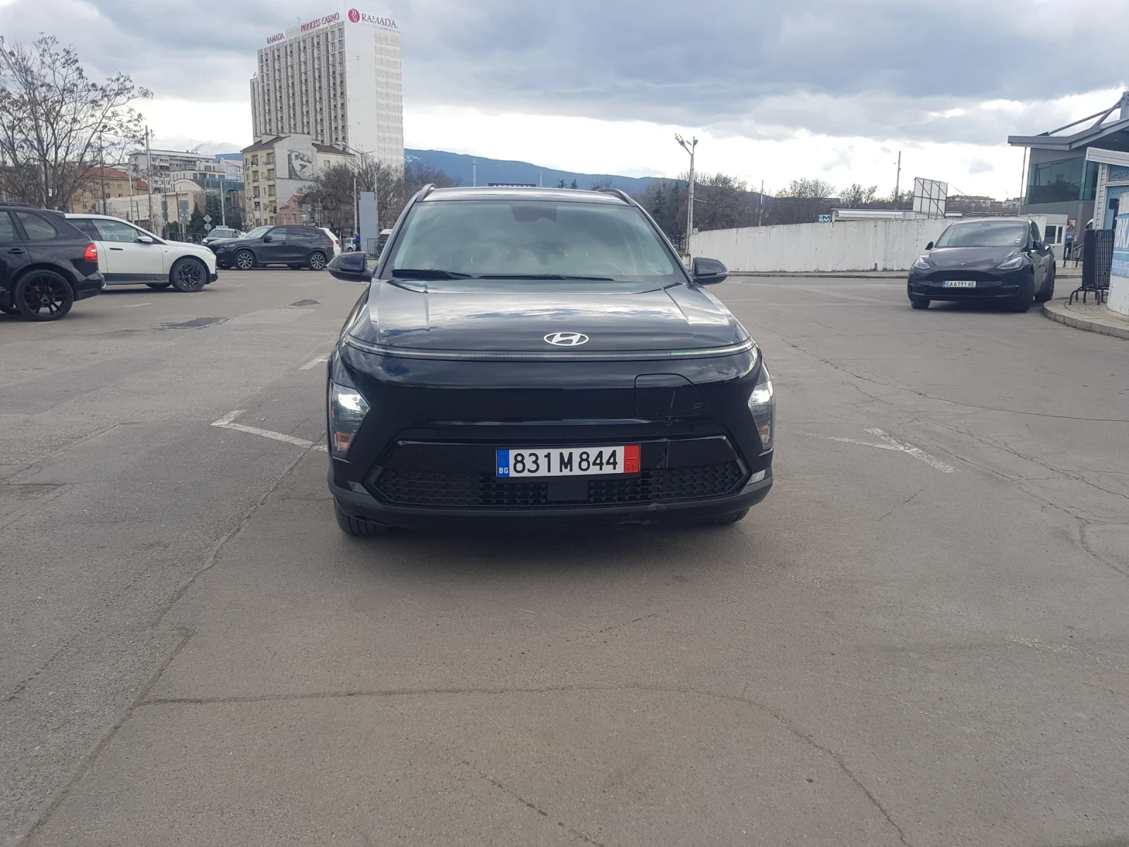 Hyundai Kona Preferred 65.4KW, снимка 13 - Автомобили и джипове - 54149669