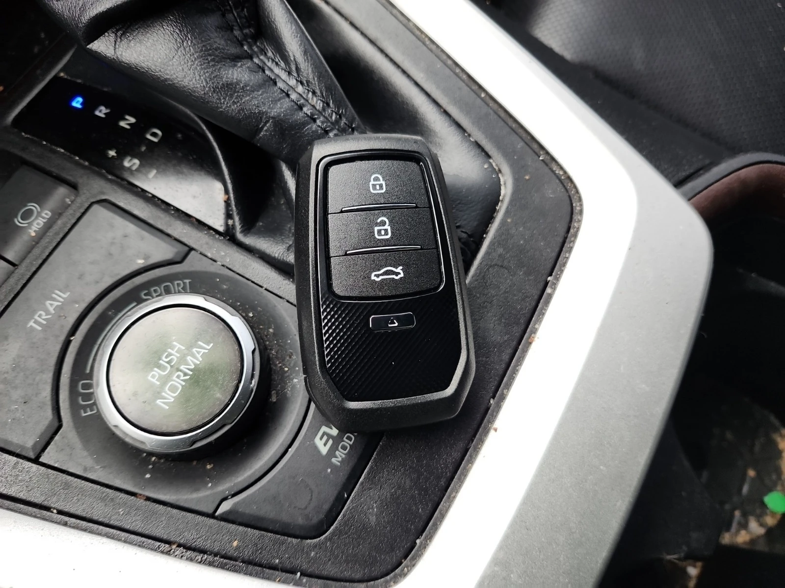 Toyota Rav4 HYBRID LIMITED * * CARFAX * * ���� ������ * *  | Mobile.bg � ����������� 10