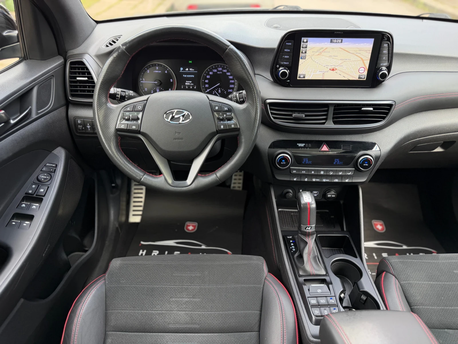 Hyundai Tucson 2.0CRDI 4WD N-LINE Внос Швейцария, снимка 9 - Автомобили и джипове - 54414391