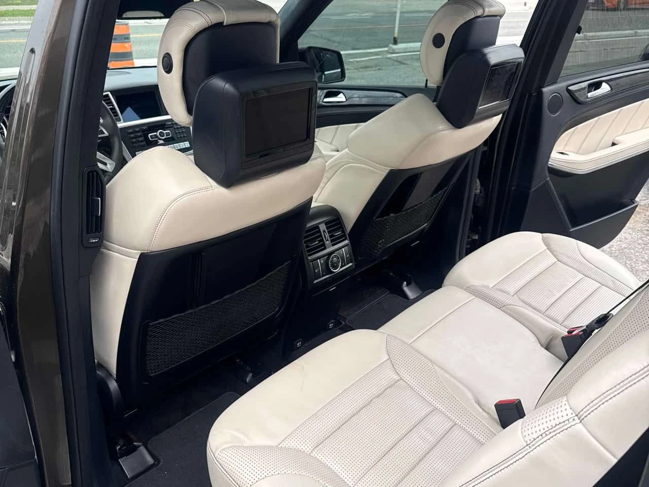 Mercedes-Benz GL 63 AMG * АВТОКРЕДИТ БЕЗ ПЪРВОНАЧАЛНА ВНОСКА* , снимка 10 - Автомобили и джипове - 55621955