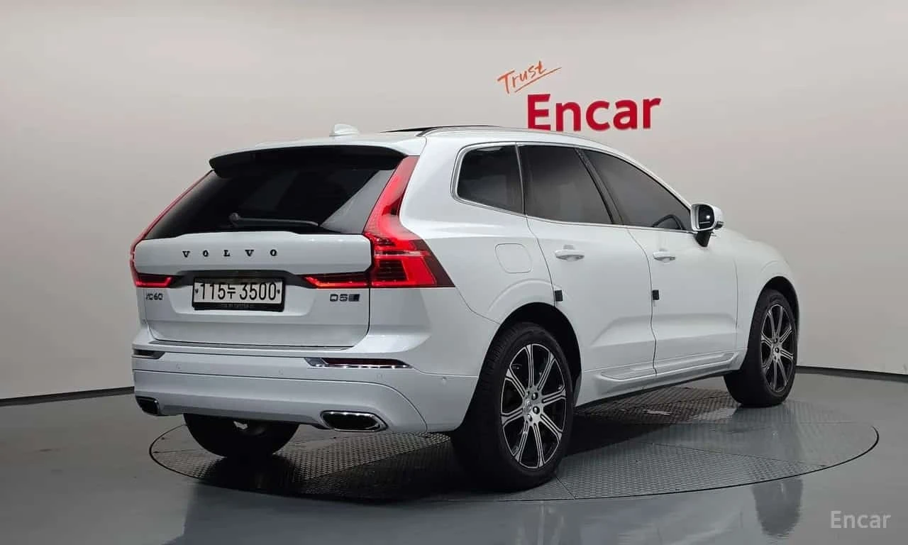 Volvo XC60 D5 Inscription | АВТОФИНАНСИРАНЕ, снимка 2 - Автомобили и джипове - 55792191