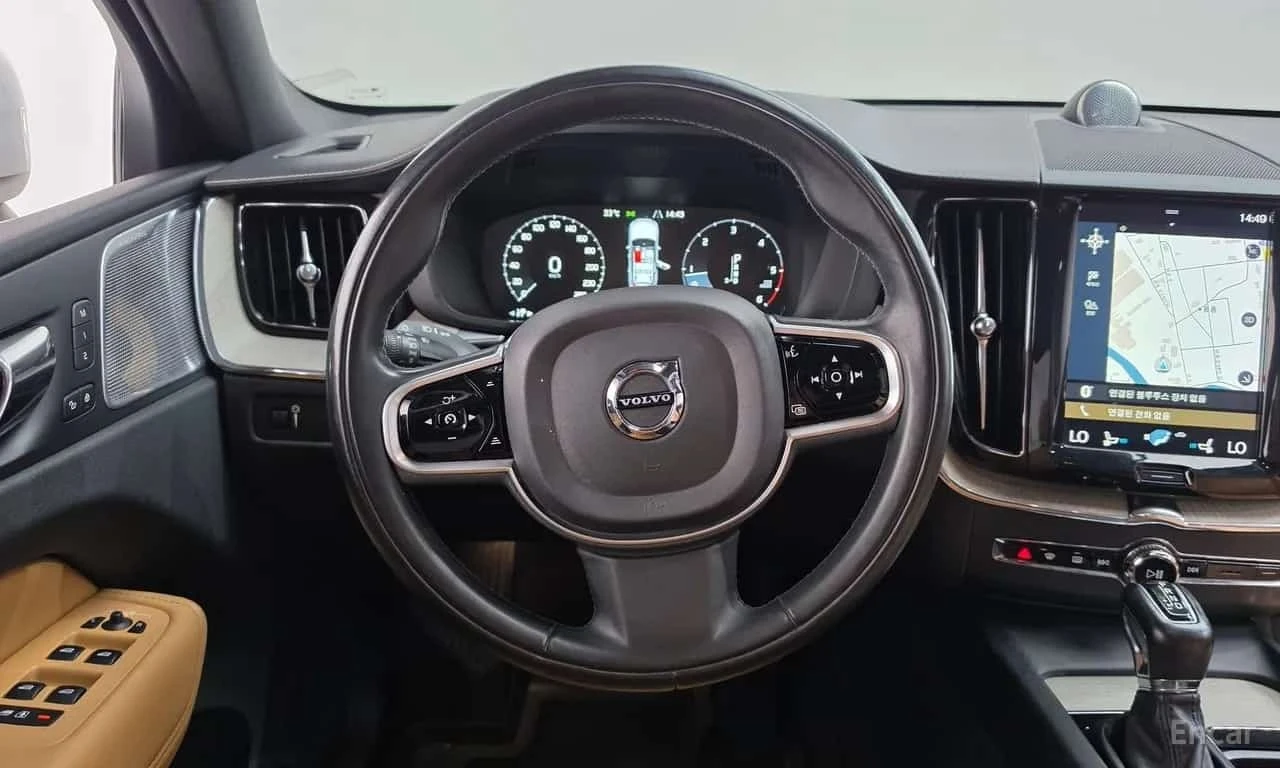 Volvo XC60 D5 Inscription | АВТОФИНАНСИРАНЕ, снимка 13 - Автомобили и джипове - 55792191