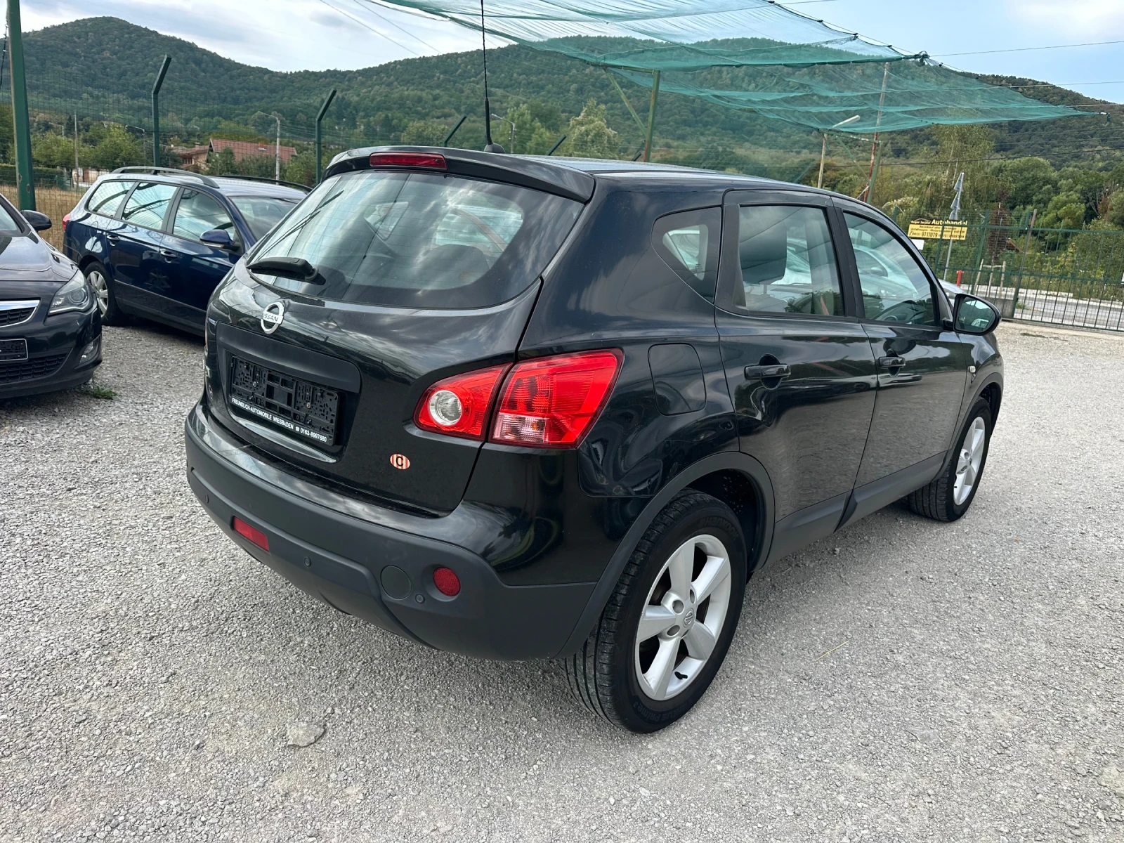 Nissan Qashqai 1.6 I  Газ-Бензин, снимка 4 - Автомобили и джипове - 55969307