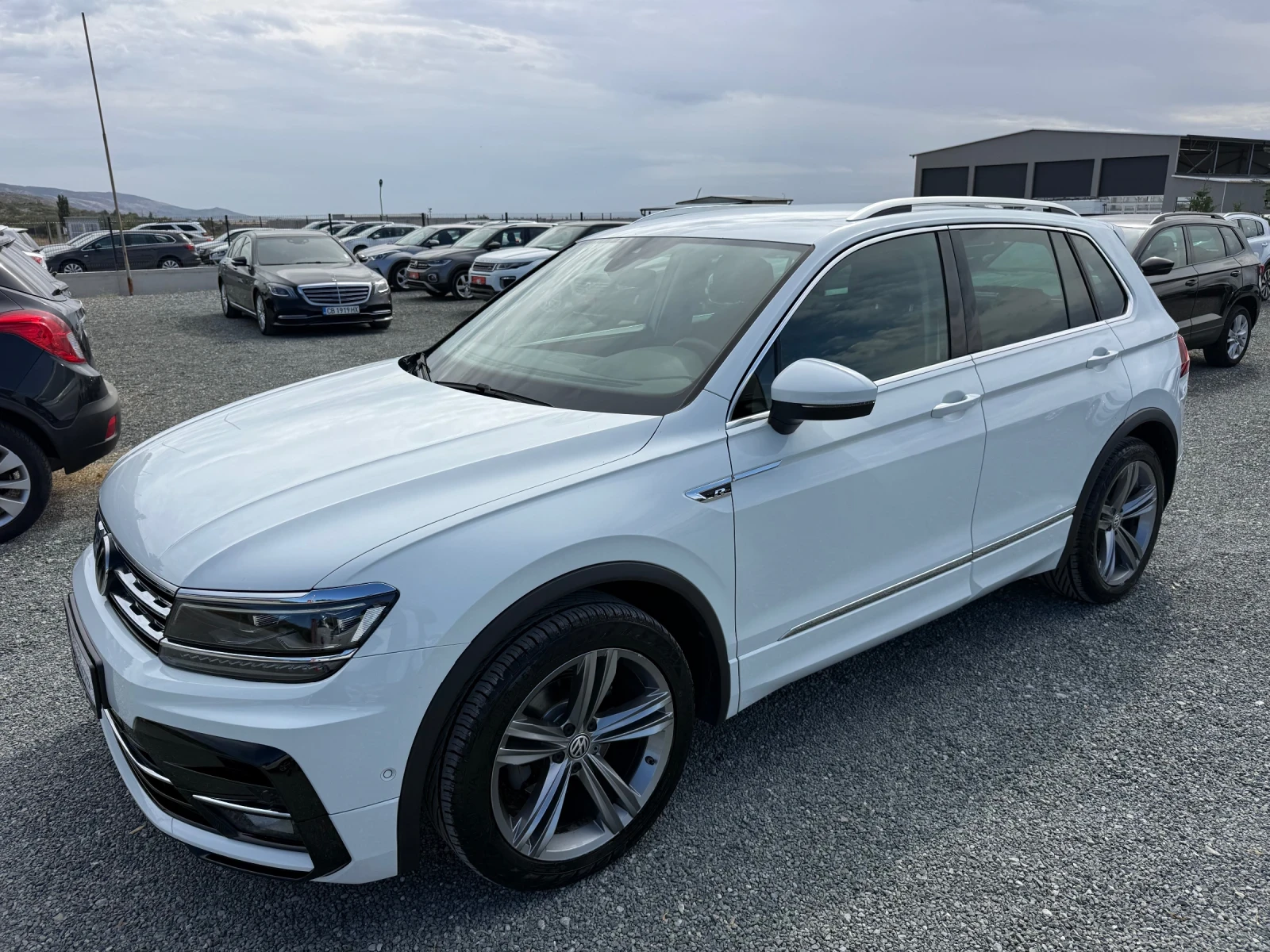 VW Tiguan (KATO НОВА)^(4x4)^(R-Line)