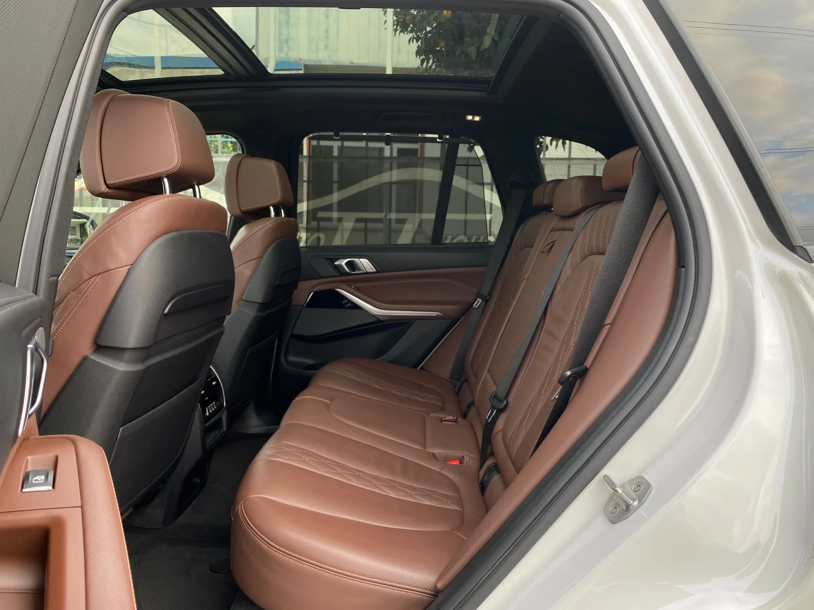 BMW X5 M-Pack* Laser* Sky Lounge* Massage* Harman/Kardon*, снимка 15 - Автомобили и джипове - 56710258