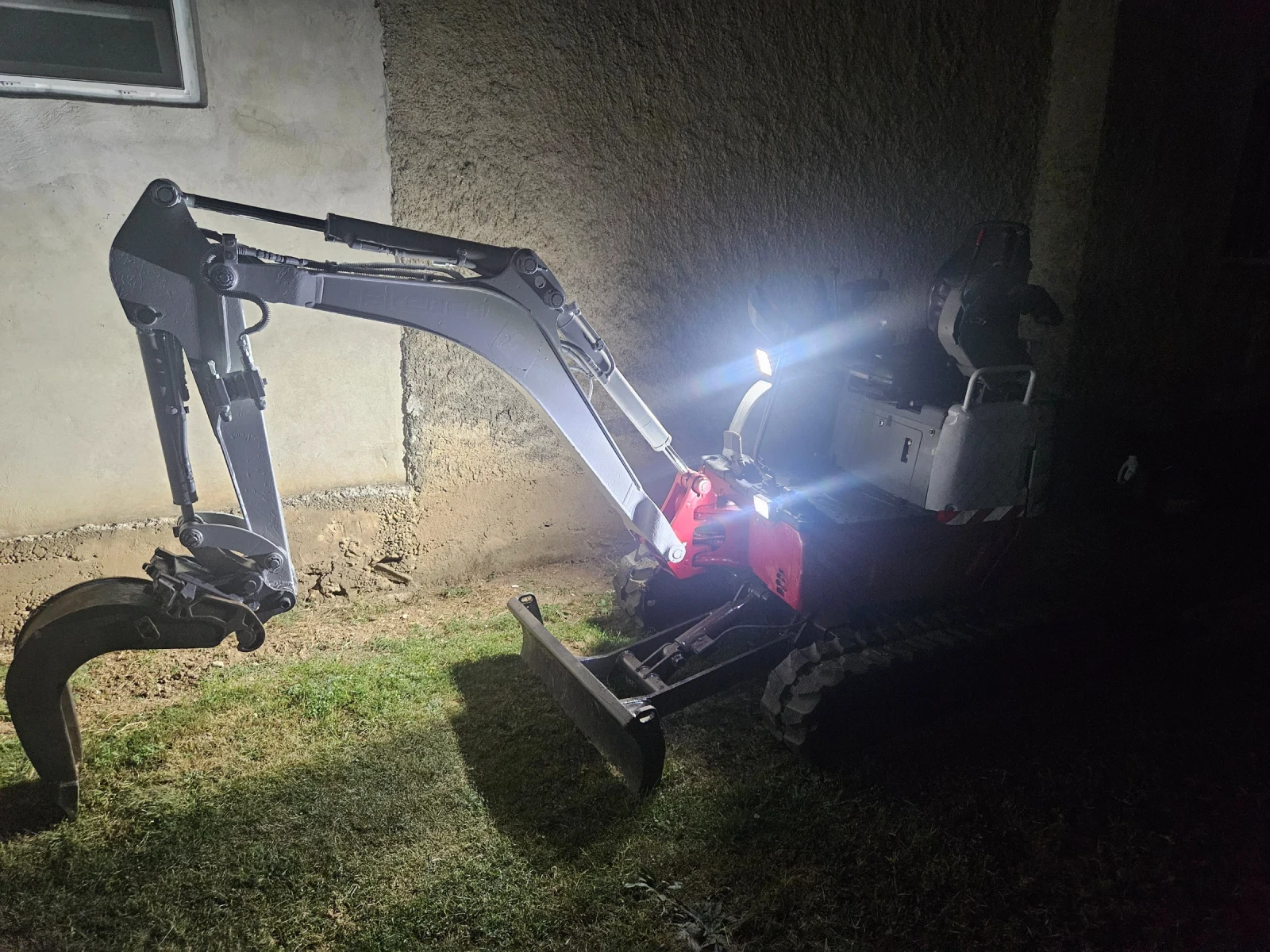 Багер Takeuchi TB215R - изображение 6