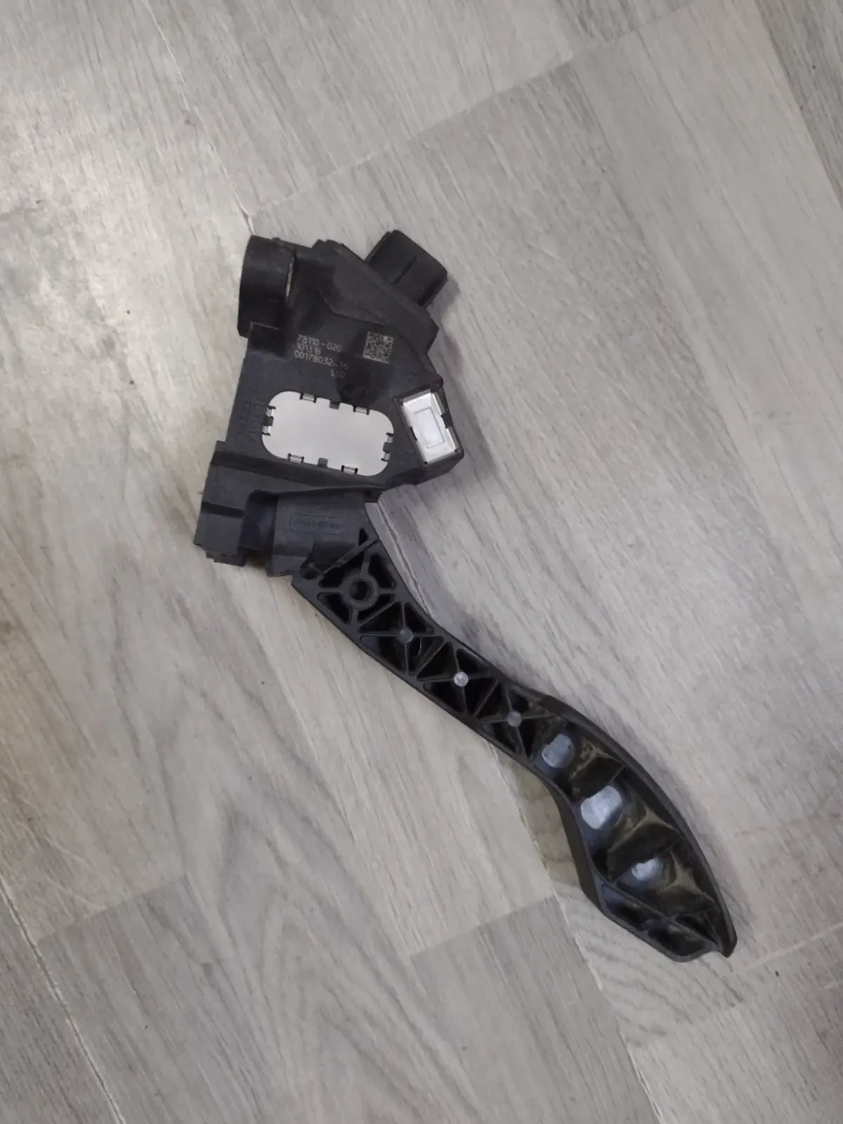 78110-02011  ����� ��� TOYOTA 7811002011 | Mobile.bg � ����������� 1