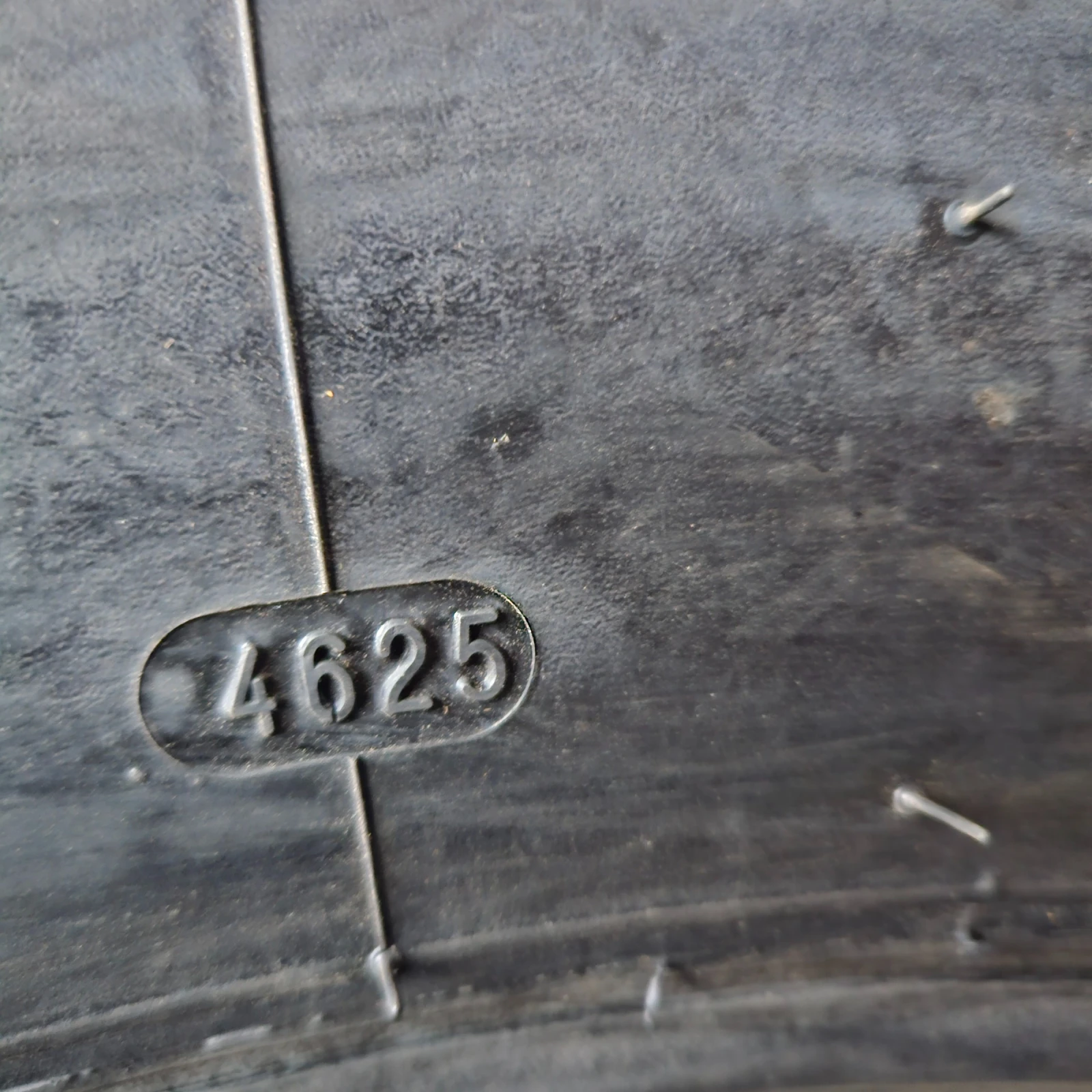 Гуми, снимка 12 - Гуми и джанти - 54030678