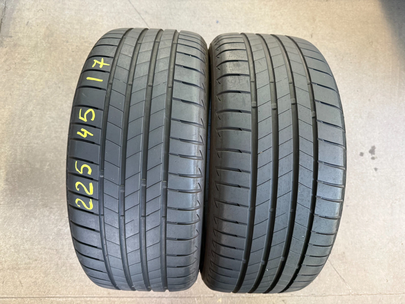 Гуми Летни 225/45R17