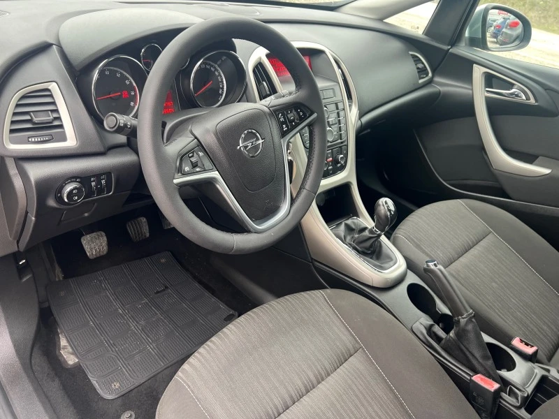 Opel Astra 1.4 , снимка 10 - Автомобили и джипове - 44708394