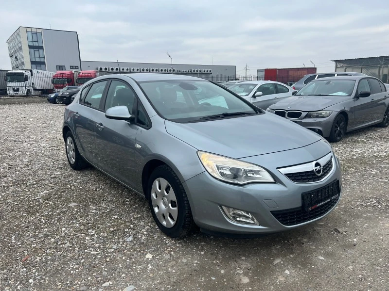 Opel Astra 1.4 , снимка 3 - Автомобили и джипове - 44708394