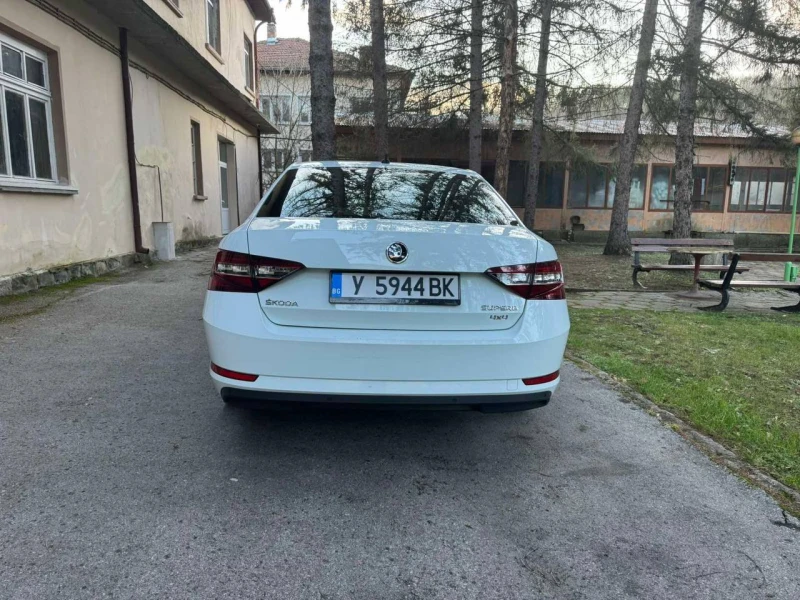 Skoda Superb, снимка 12 - Автомобили и джипове - 48404742