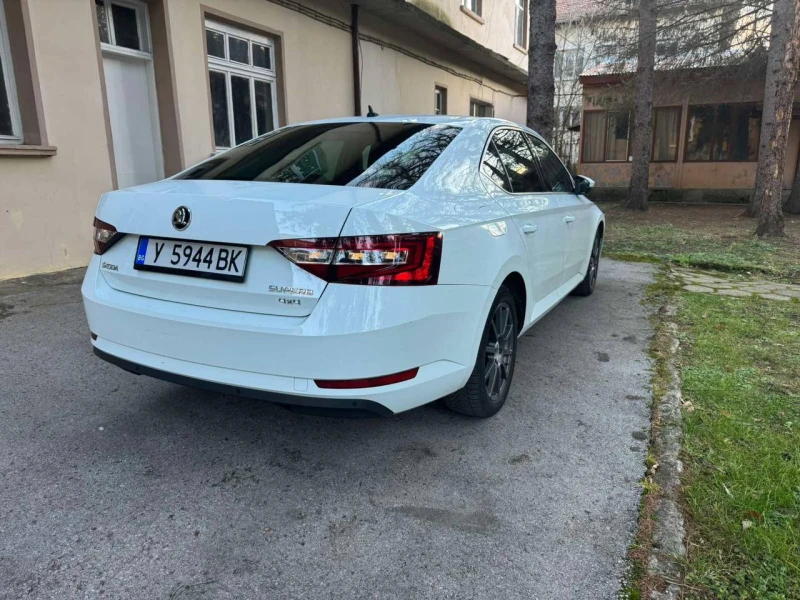 Skoda Superb, снимка 3 - Автомобили и джипове - 48404742