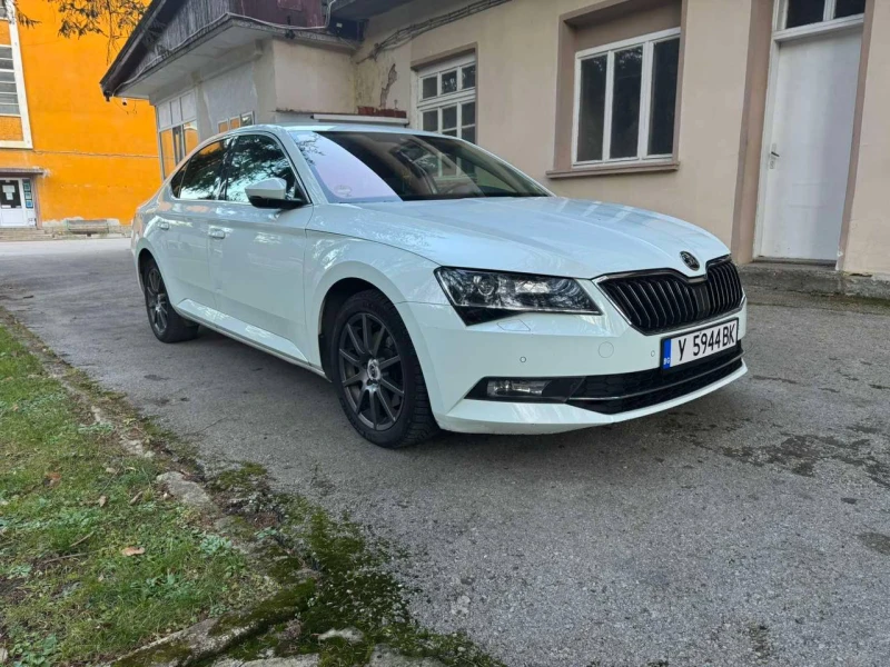 Skoda Superb, снимка 2 - Автомобили и джипове - 48404742