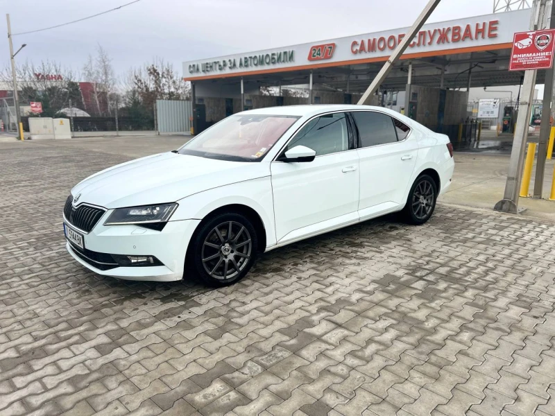 Skoda Superb, снимка 8 - Автомобили и джипове - 48404742