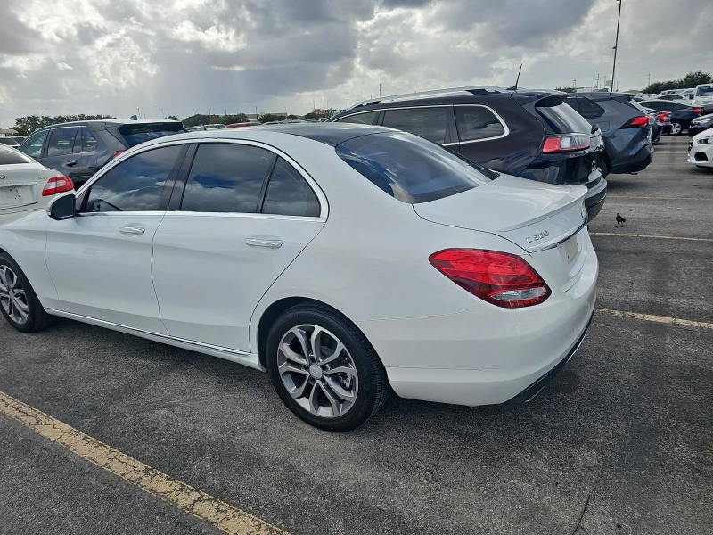 Mercedes-Benz C 300 keyless go* 4matic* pano* ambient* м.точка* камера, снимка 16 - Автомобили и джипове - 48418990