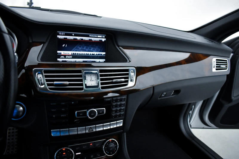 Mercedes-Benz CLS 500 AMG, KEYLESS, FULL, снимка 10 - Автомобили и джипове - 51724870