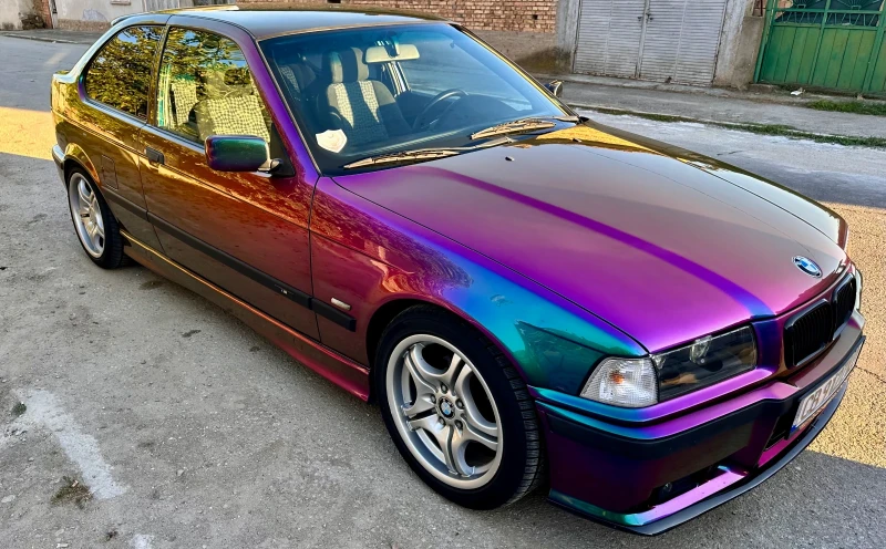 BMW 330 Вписан в талона 330 бензин боя хамелион , снимка 2 - Автомобили и джипове - 52408345