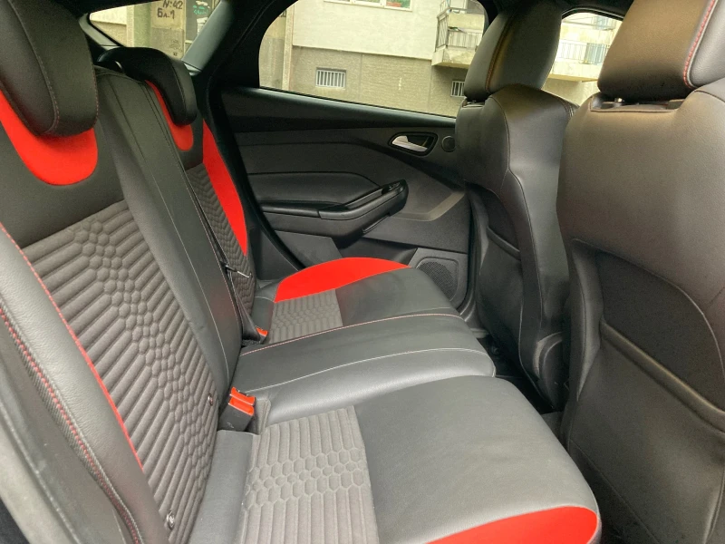 Ford Focus ST, снимка 8 - Автомобили и джипове - 52925739