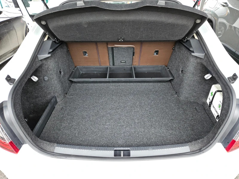 Skoda Octavia 1.4TSI/Style/G-Tec/LED/CARPLEY/ПОДГРЕВ/NAVI/БЛУТУТ, снимка 4 - Автомобили и джипове - 53370699