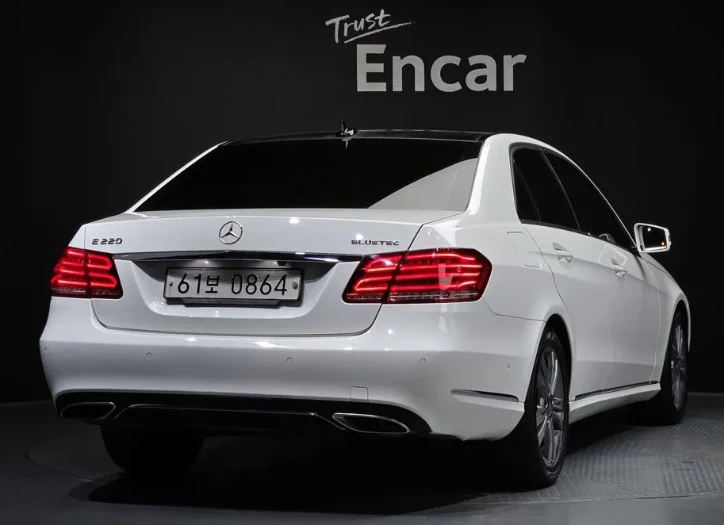 Mercedes-Benz E 220 Avantgarde - изображение 2