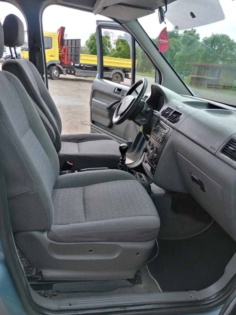 Ford Connect Tourneo 1, 8 klima, снимка 13 - Автомобили и джипове - 54486737