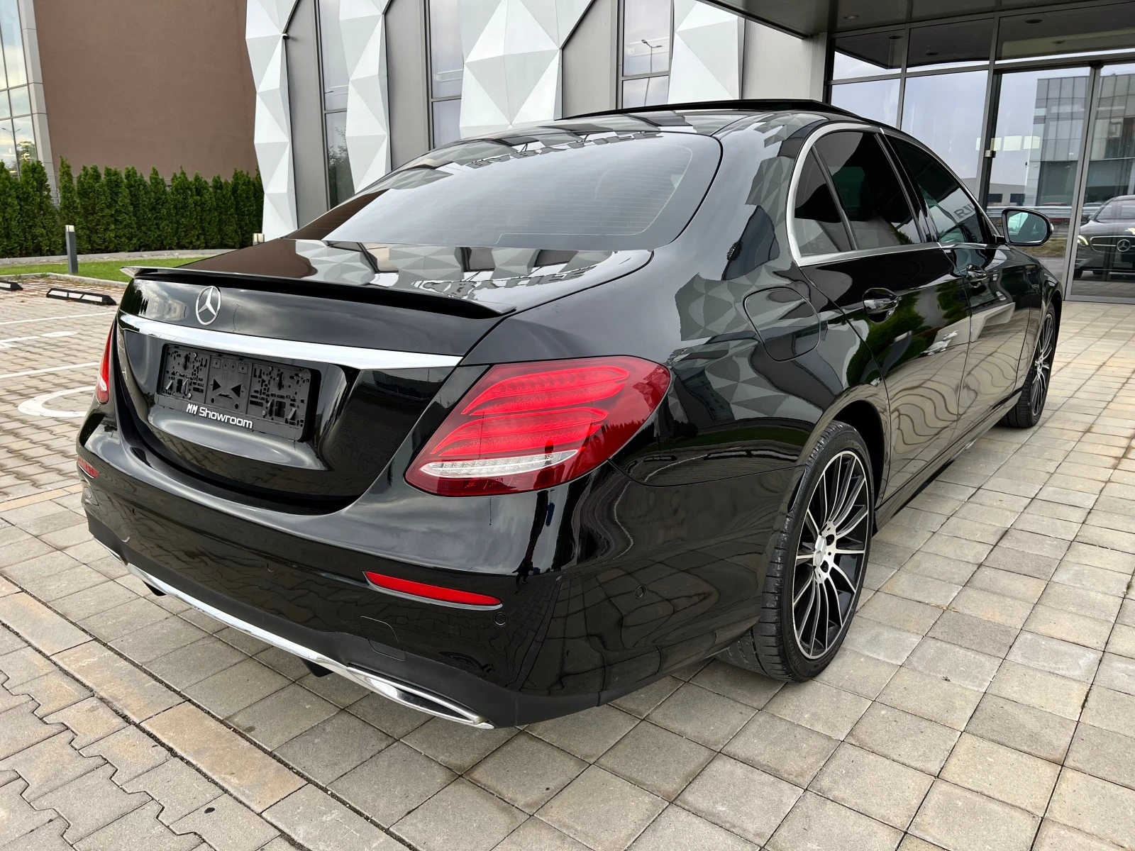 Mercedes-Benz E 220 AMG-360KAM-BLIND-SPOT-360CAM-BURMESTER-ПОДГРЕ - изображение 5