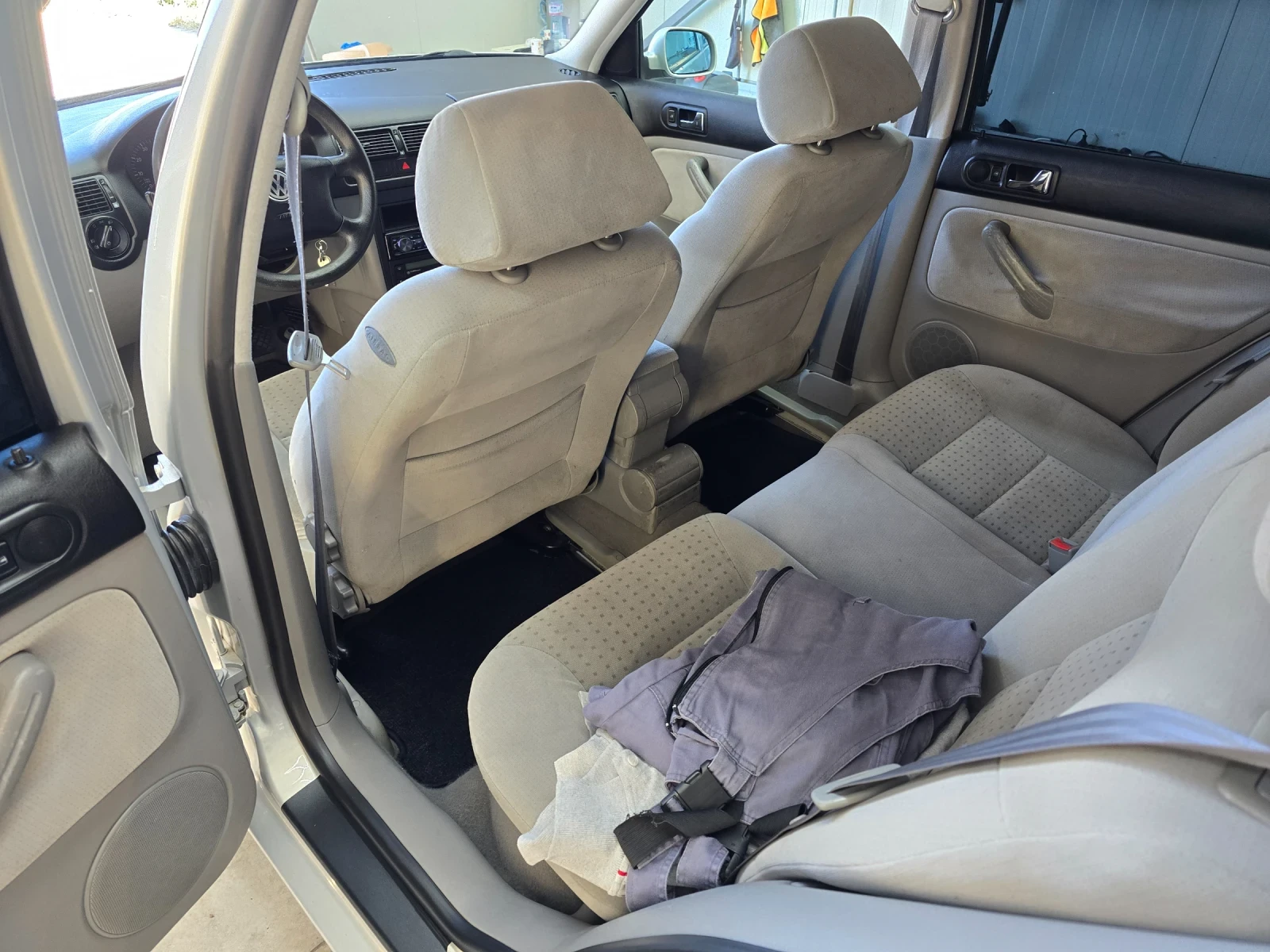 VW Golf 1.6 - изображение 5