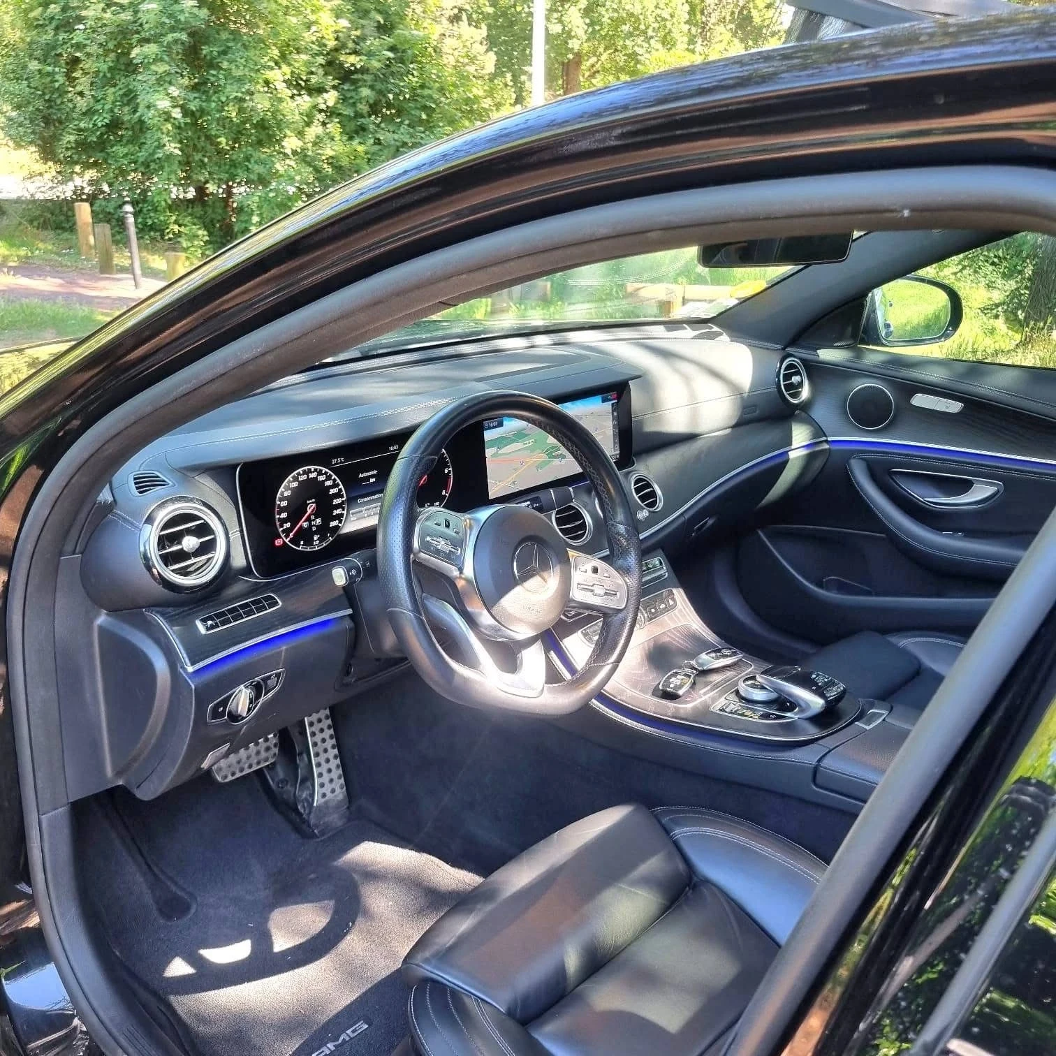 Mercedes-Benz E 220 D ОЧАКВАН ВНОС FULL AMG LINE ПАНОРАМА ЛИЗИНГ 100% - изображение 10