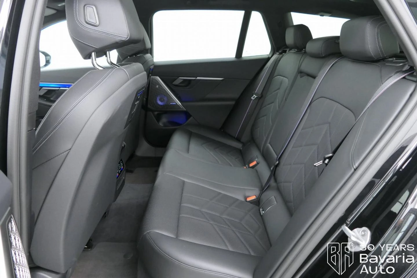 BMW i5 40 eDrive Touring M Sport Paket - изображение 8